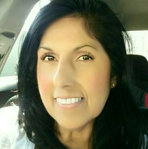 Meet your Posher, Stella